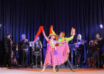 BAFOCENA: Un espectáculo de color, música y danza