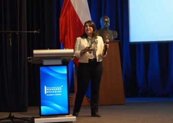 UBO acerca a estudiantes de Medicina Veterinaria al rol del SAG en Chile