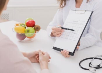 Universidad Bernardo O’Higgins acerca la nutrición a la comunidad con operativo gratuito en Huemul